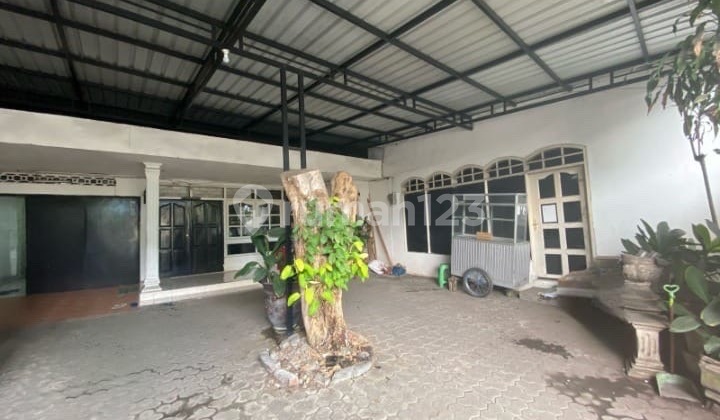 RUMAH JALAN SULAWESI DIMENSI 12X35 METER COCOK BUAT CAFE, KANTOR,KLINIK RUMAH JALAN SULAWESI DIMENSI 12X35 METER COCOK BUAT CAFE, KANTOR,KLINIK