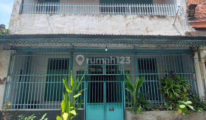 RUMAH 2 LANTAI DI JALAN BUBUTAN BISA TEMBUS KE JALAN PAHLAWAN DIMENSI 7X16.5 METER ADA 4KAMAR TIDUR 1