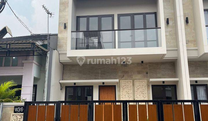 Siap Huni Rumah 2 Lantai Pinehill Kencana Loka 12.5 BSD City 1