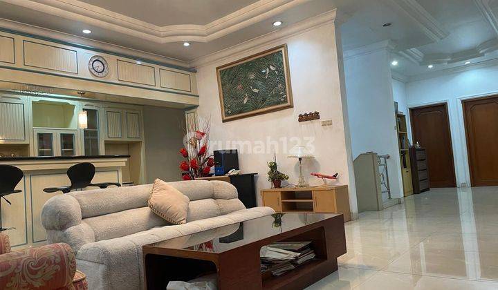 Dijual Rumah Besar 3 Lantai Perumahan Giri Loka Bsd City 2