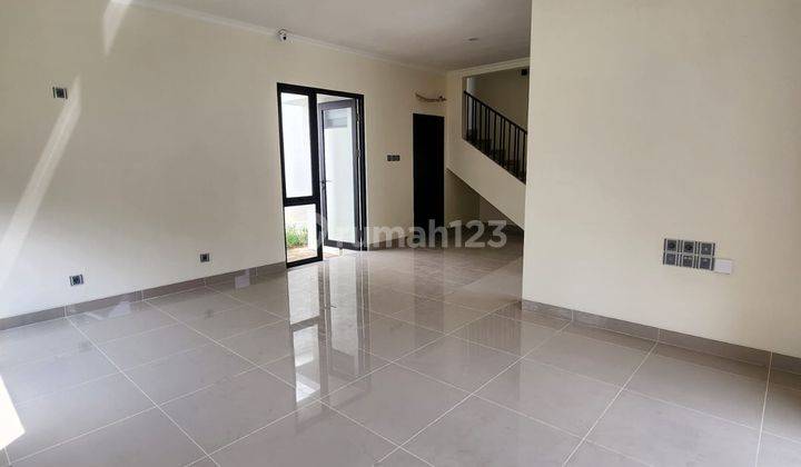 Hook Rumah 2 Lantai + Attic Room Cluster Strozzi Symphonia Gading Serpong