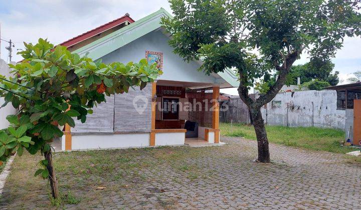 Rumah dengan halaman luas di tengah kota jogja 1