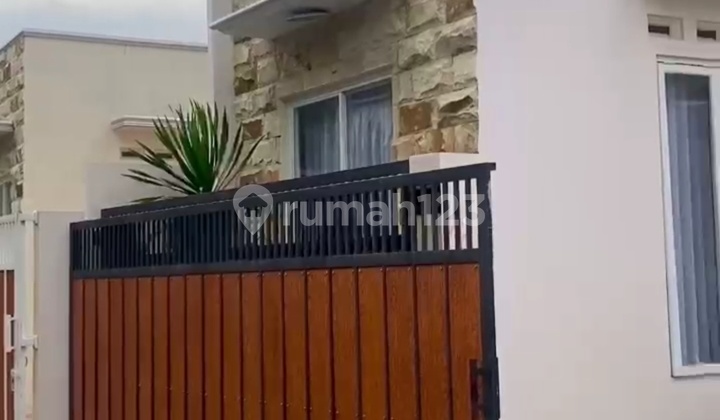 Rumah Dekat Kampus Uii, Jakal Km13 Ke Timur 2