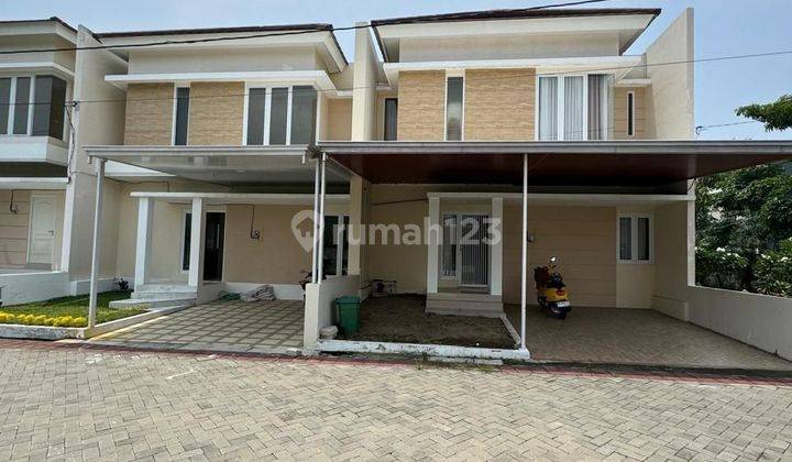 Rumah Nyaman Dalam Perumahan Utara Hyatt, Jl Palagan Km 7,5 Sleman  2