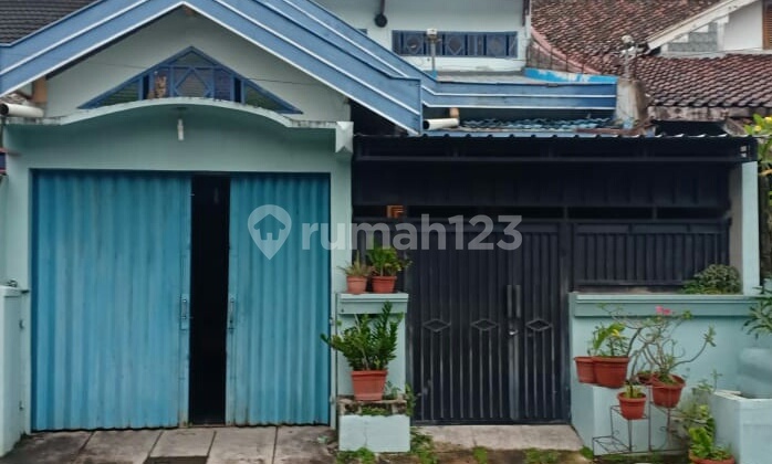 House by the Side of Minoartani Asphalt Road/ Jakal Km8, Sleman