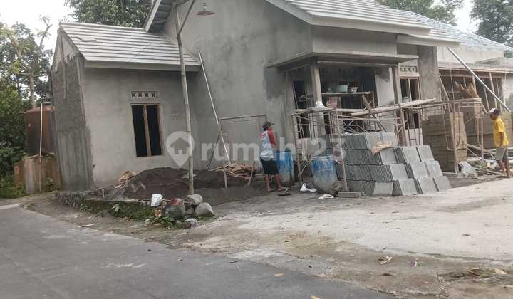 Rumah Baru Proses Finishing Timur Jakal Km14