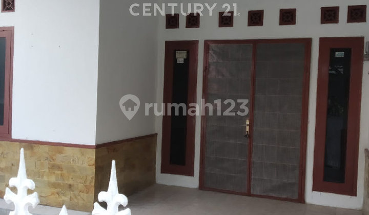 Comfortable House in Pulogebang Permai Complex Newly Renovated