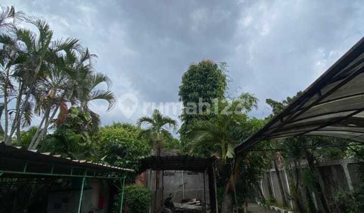 Luxury House and Shophouse on the Outskirts of East Jakarta 2