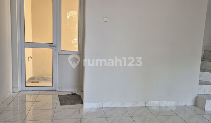 Rumah Lebar 6 Dengan Kanopi Amarillo Village Gading Serpong 2