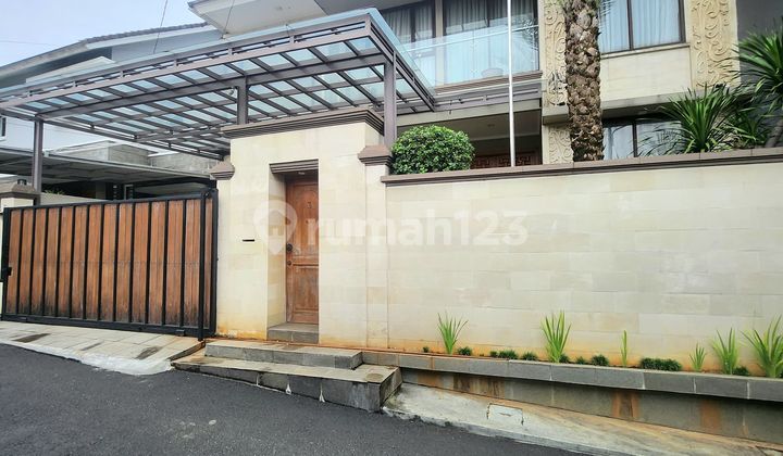 Rumah 2 Lantai di Veteran Bintaro Jakarta Selatan  Rumah baru dan mewah 2018, siap huni, area tenang dan nyaman, di lingkungan hunian asri, area bebas banjir dengan keamanan 24 jam.