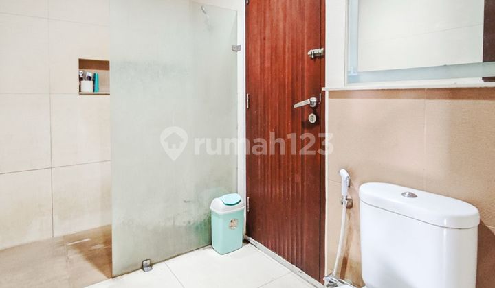 Rumah Dalam Komplek Row Jalan Lebar Dekat ke Kuningan 2