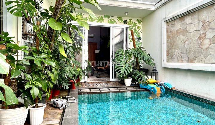 Rumah dalam town house bangunan sangat terawat private pool. 2