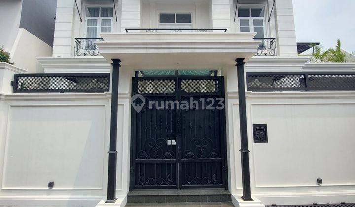 Rumah bangunan baru design classic luxurious import siap huni dan bebas banjir 1