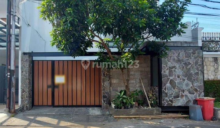 Rumah 2 Lantai Bagus Unfurnished SHM di Kesehatan, Bintaro, Jakarta Selatan 1