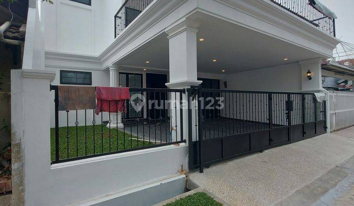 Rumah modern klasik dalam komplek ada swimming pool siap huni 2