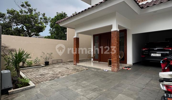 FULLY RENOVATED HOUSE IN REMPOA TANGSEL.. CLOSE ACCESS TO BINTARO AND PONDOK INDAH 2