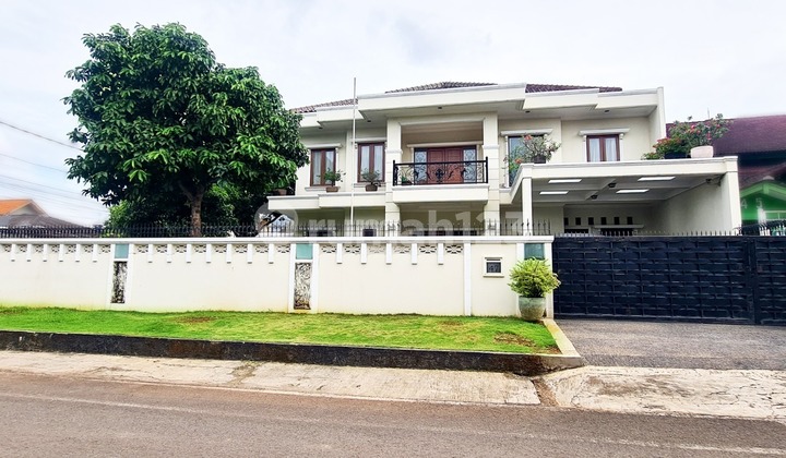 RUMAH SINGLE HOUSE SIAP HUNI  DESIGN MEDITERAN AREA BINTARO VETERAN JAKARTA SELATAN