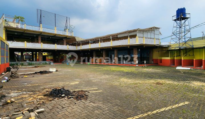 3-STORY COMMERCIAL BUILDING WITH MAIN ROAD ACCESS IN DEPOK. Highly strategic location: 4-car-wide road access. 3-STORY COMMERCIAL BUILDING WITH MAIN ROAD ACCESS IN DEPOK. Highly strategic location: 4-car-wide road access.