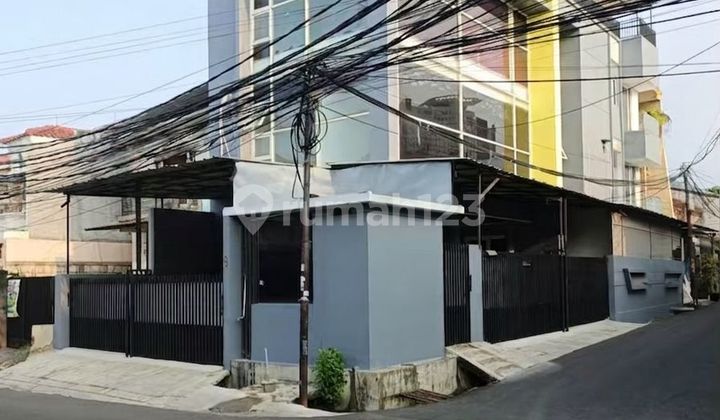 Multi-functional Shop House on Jl Saharjo, Tebet, South Jakarta. Suitable for office, café, clinic, and other businesses. 3 floors. Wide road access. Multi-functional Shop House on Jl Saharjo, Tebet, South Jakarta. Suitable for office, café, clinic, and other businesses. 3 floors. Wide road access.