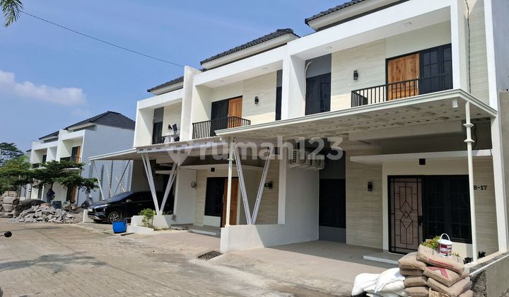 Rumah Cantik Lokasi Strategis Di Banyumanik SHM 2
