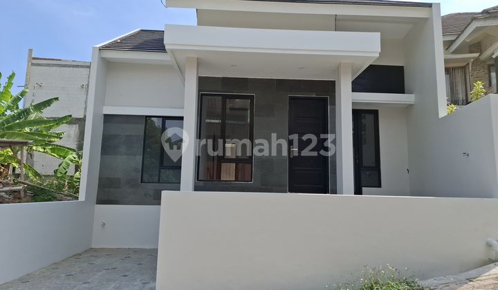 Rumah Siap Huni Grafika Di Banyumanik Bagus SHM 1