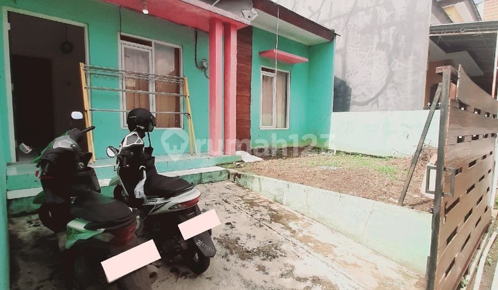 Ready-to-Live House in a Strategic Location in Banyumanik 2