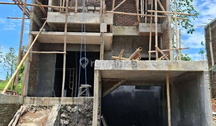 Rumah Cluster Baru 2 Lantai Balcony Di Banyumanik 2