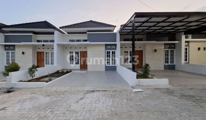 Rumah Cantik Lokasi Strategis Di Banyumanik SHM 1