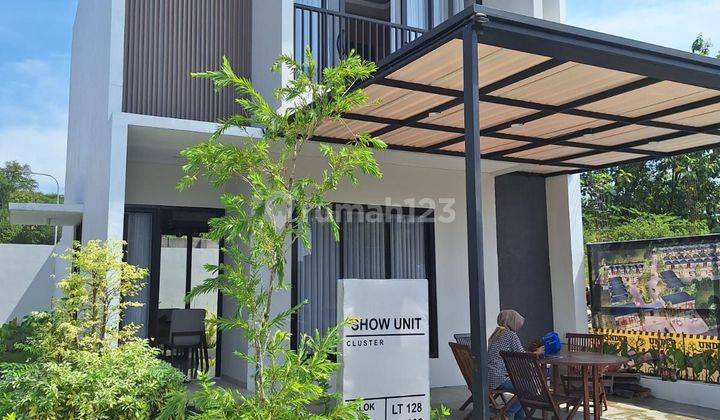 Rumah 2 Lantai Mewah di Tembalang Semarang Full Furnished  1