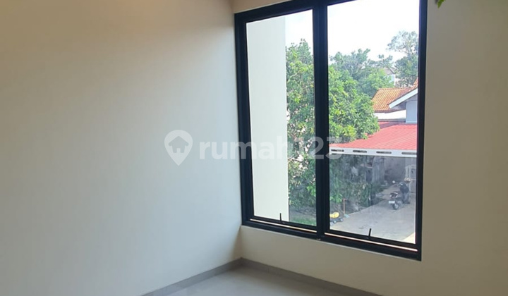 Rumah 2 Lantai Baru di Banyumanik Murah Luas Tanah 96M2 2