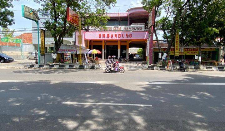 Rumah Makan Ayam Bandung Tengah Kota Sragen 1