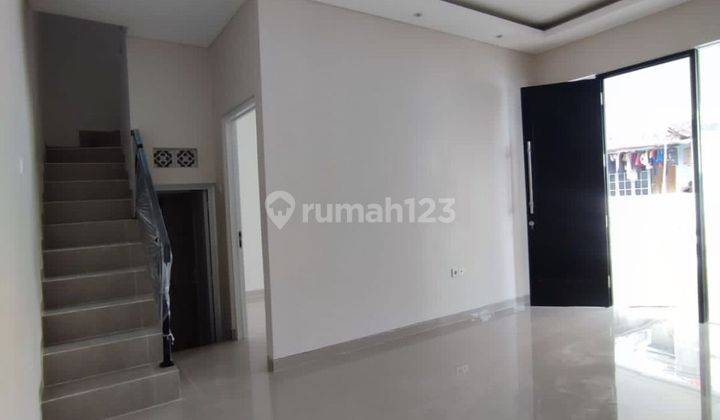 Rumah 2 Lantai Di Kedungmundu 3 unit Terakhir 3 Kamar Tidur  2