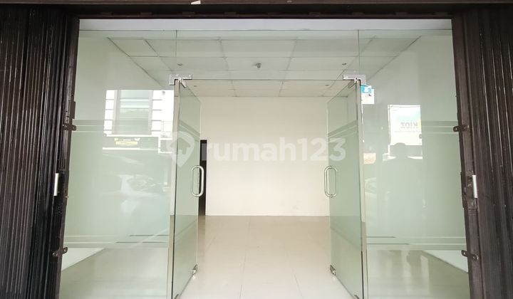 Shop for rent in Tangerang City, Tangcity Mall, suitable for bank finance office, skin care Shop for rent in Tangerang City, Tangcity Mall, suitable for bank finance office, skin care