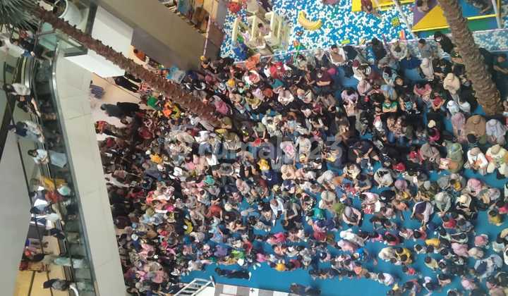 Rent a fashion kiosk shop for ready-to-wear clothing in Tangcity Mall, Tangerang City