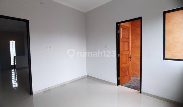 Jual Rumah Minimalis. 3 Kt 2KM. Bebas Banjir, Akses 2 Jalur Mobil.  2