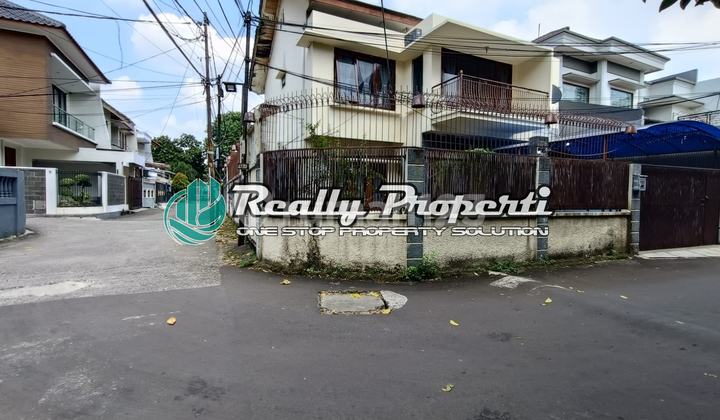 Dijual Rumah Posisi Hook Dekat Tol Jatiwaringin Pondok Gede Bekasi Cash / KPR