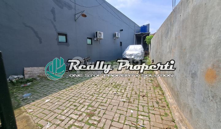 For sale, fully occupied 14-door rental house on Jl Raya Hankam near Cibubur, fully rented. 2