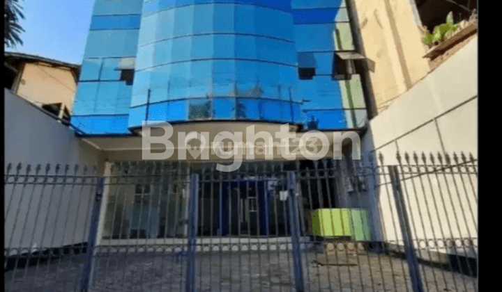 Gedung Raya Kertajaya 3 lantai siap pakai Lokasi strategis, cocok utk segala usaha / kantor ada parkiran sendiri 1