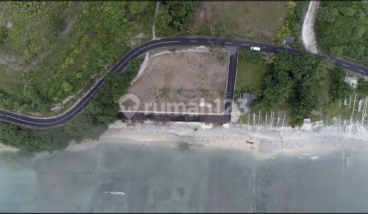 Tanah Pinggir Pantai Di Jalan Utama Nusa Penida Tanah Pinggir Pantai Di Jalan Utama Nusa Penida
