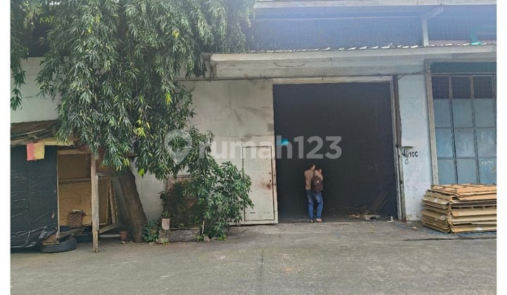 Ready-to-Live 1-Storey Warehouse Tebet Cheap Can be Instalment Ready-to-Live 1-Storey Warehouse Tebet Cheap Can be Instalment