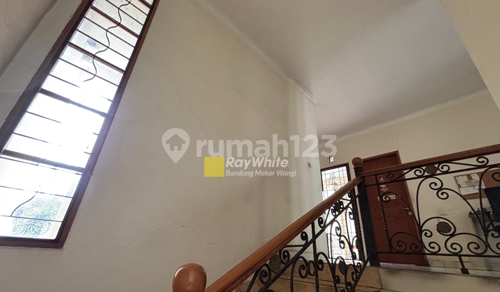 2-Story House, Main Road, Mekar Wangi, Well-Maintained 2