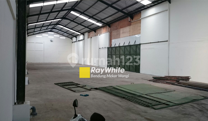 Gudang Cibolerang Kondisi Bagus dan Terawat Gudang Cibolerang Kondisi Bagus dan Terawat