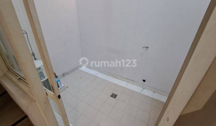 Rumah 3 Lantai Grand Puri Grisenda 7