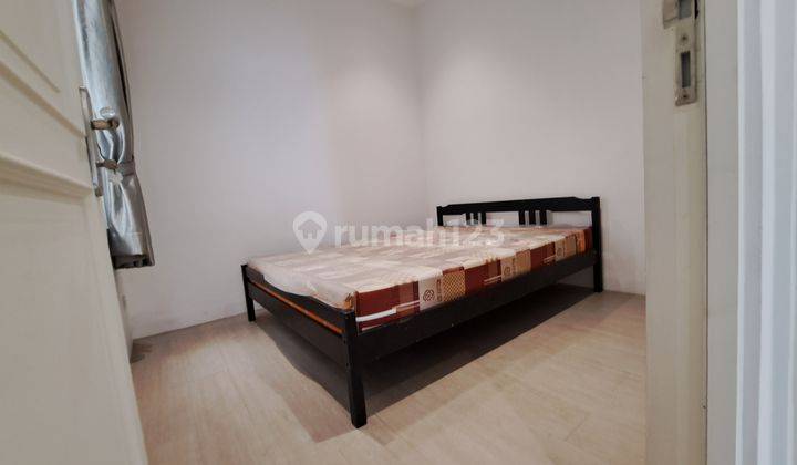 Rumah 3 Lantai Grand Puri Grisenda 12