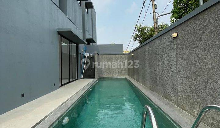 Rumah Baru 3 Lantai Di kemang Jakarta Selatan 2