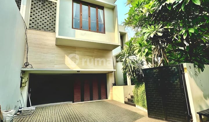 Siap Huni, Rumah, 2 Lantai, SHM, di Kemang