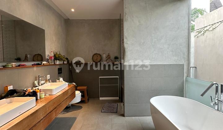 Rumah, 2 Lantai, SHM, Bebas Banjir 2