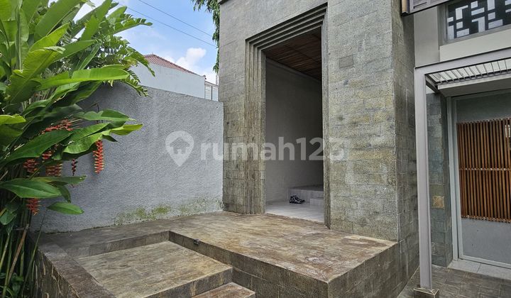 Siap Huni, Rumah, 2 Lantai, SHM, di Bintaro