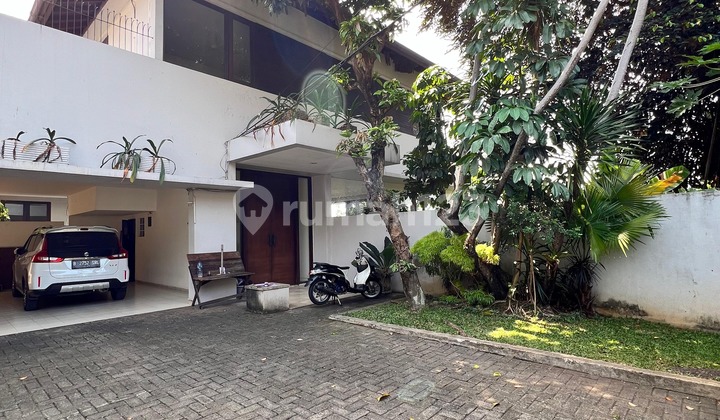 Rumah, 2 Lantai, SHM, di Kemang