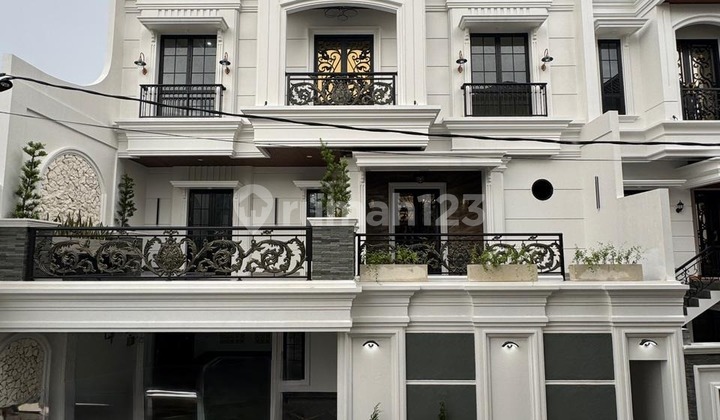 Siap Huni, Rumah, 2 Lantai, SHM, di Ragunan